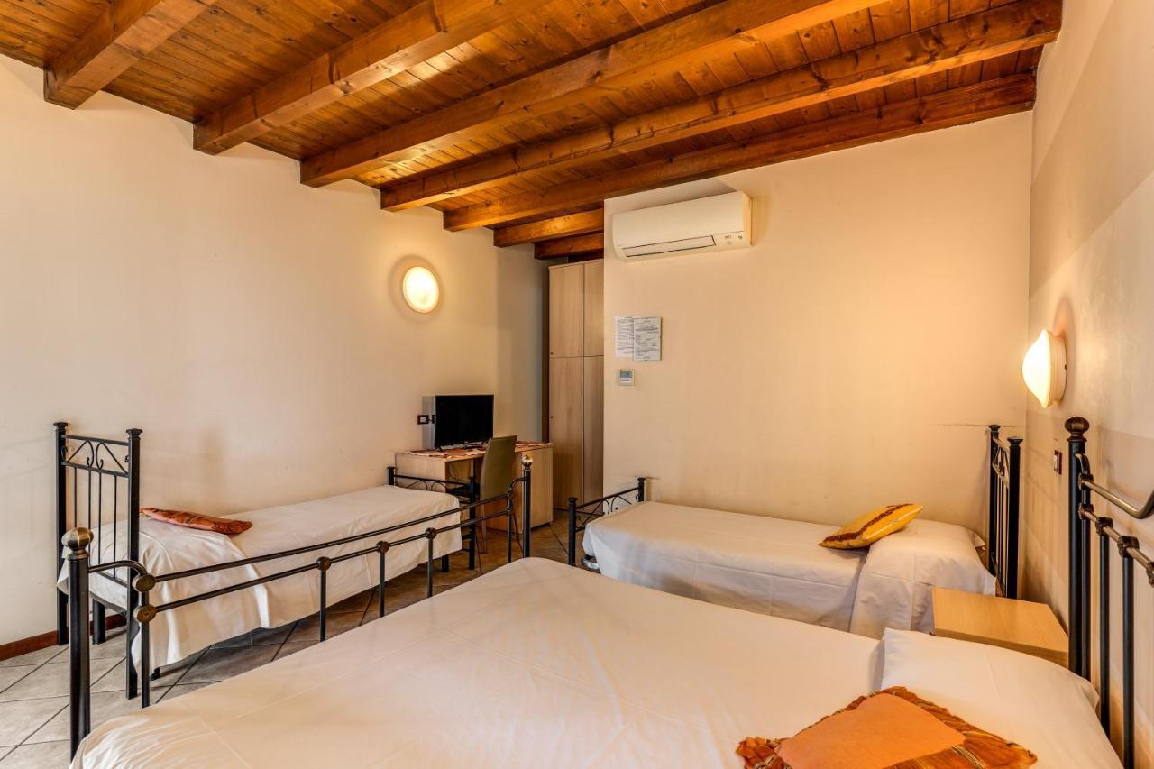 Agriturismo Pozzo Fiorito Castiglione Delle Stiviere Luaran gambar