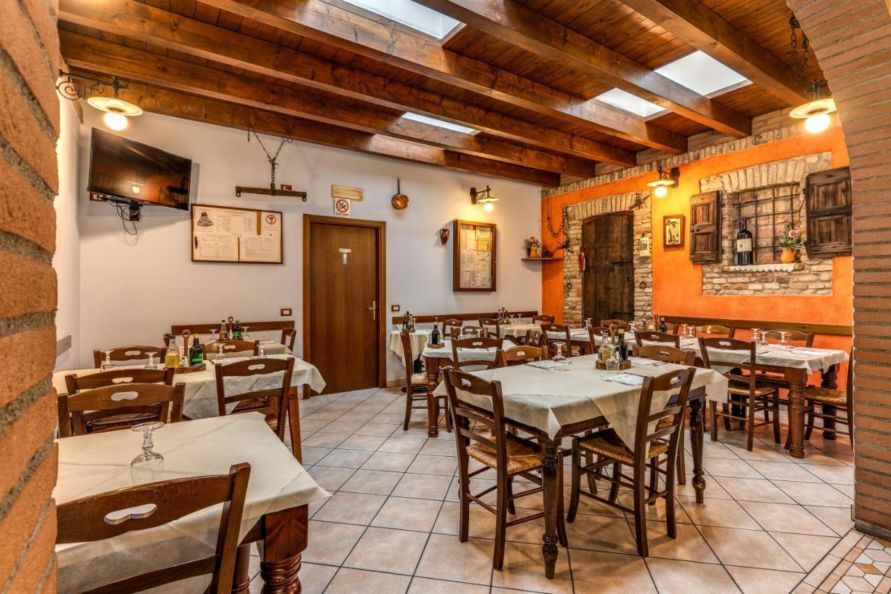 Agriturismo Pozzo Fiorito Castiglione Delle Stiviere Luaran gambar