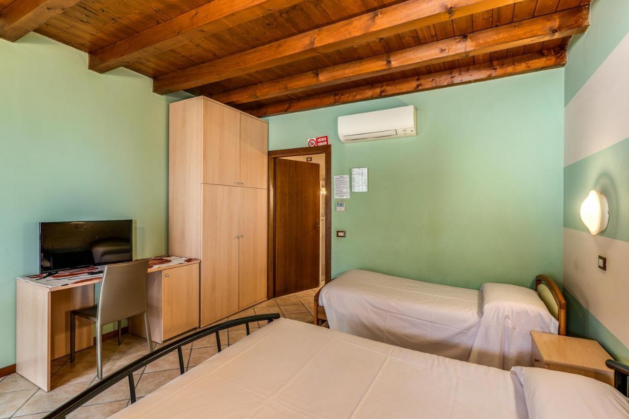 Agriturismo Pozzo Fiorito Castiglione Delle Stiviere Luaran gambar