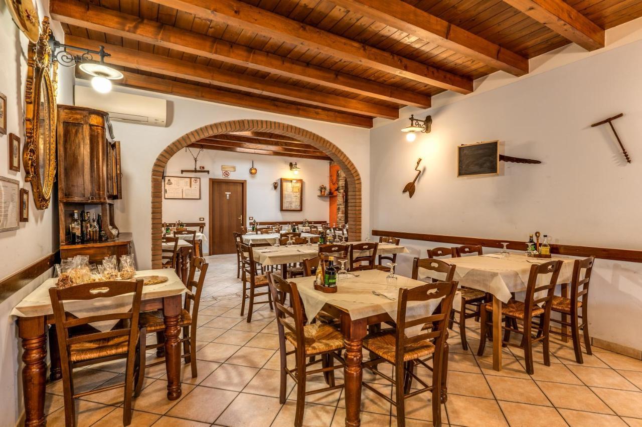 Agriturismo Pozzo Fiorito Castiglione Delle Stiviere Luaran gambar