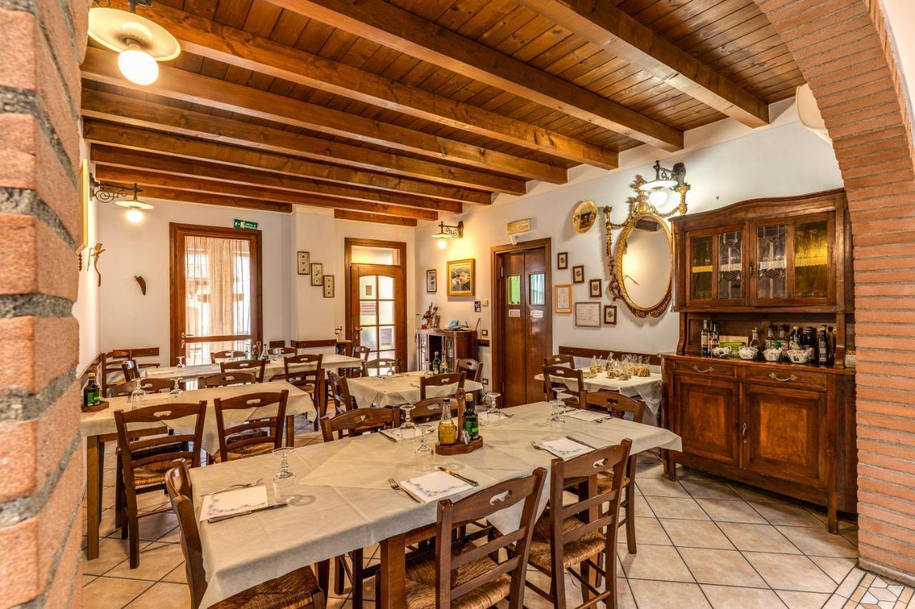 Agriturismo Pozzo Fiorito Castiglione Delle Stiviere Luaran gambar